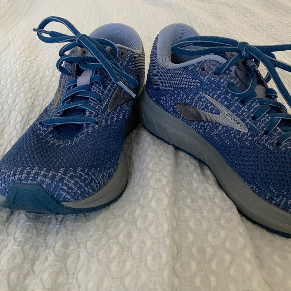 Brooks Revel 3 Running Shoes women’s size 8